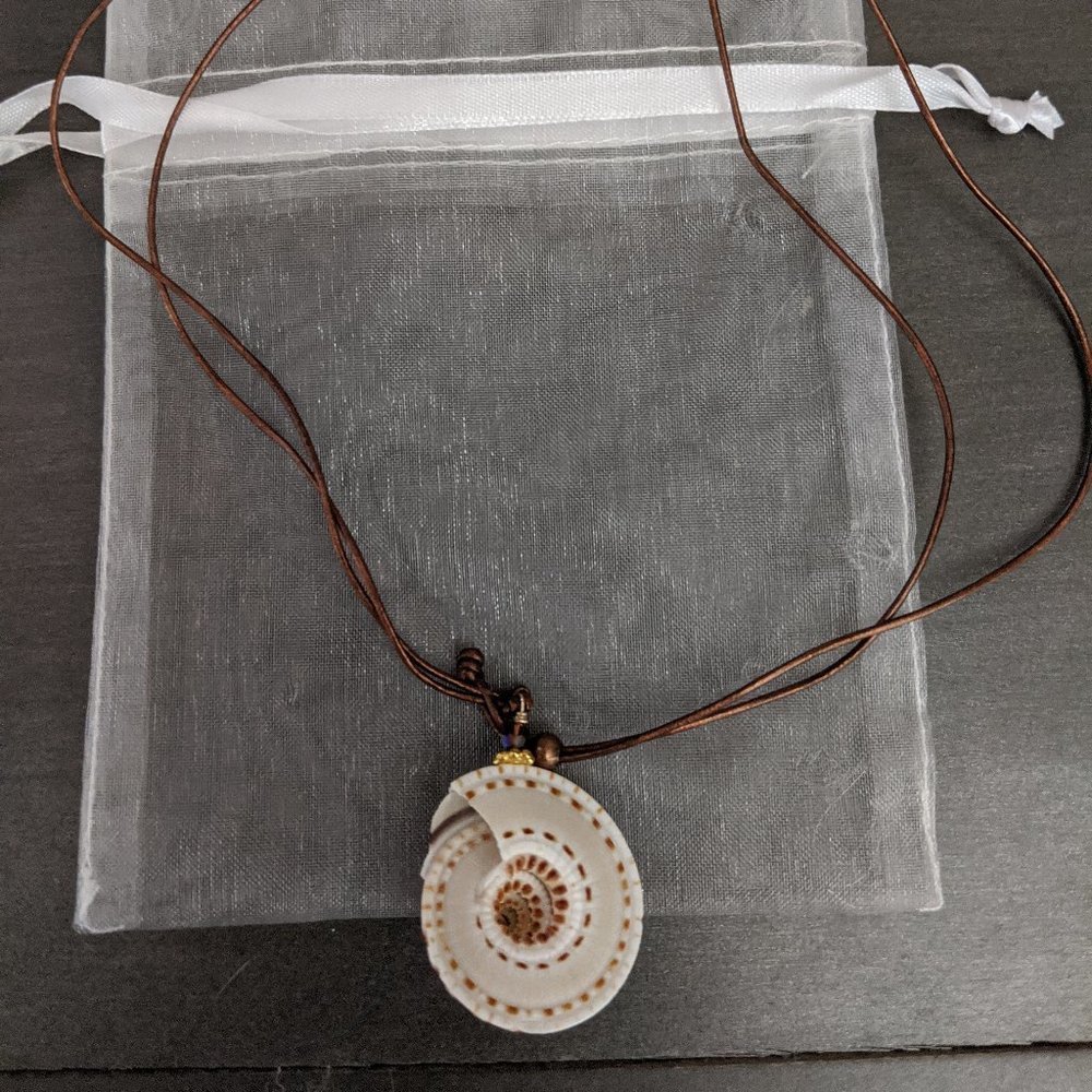 Mini Shell Necklace- BNWT - Picture 5 of 5